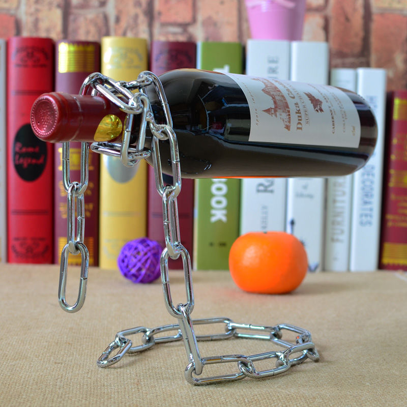 Vinova – Hängendes Weinregal für den stilvollen Keller