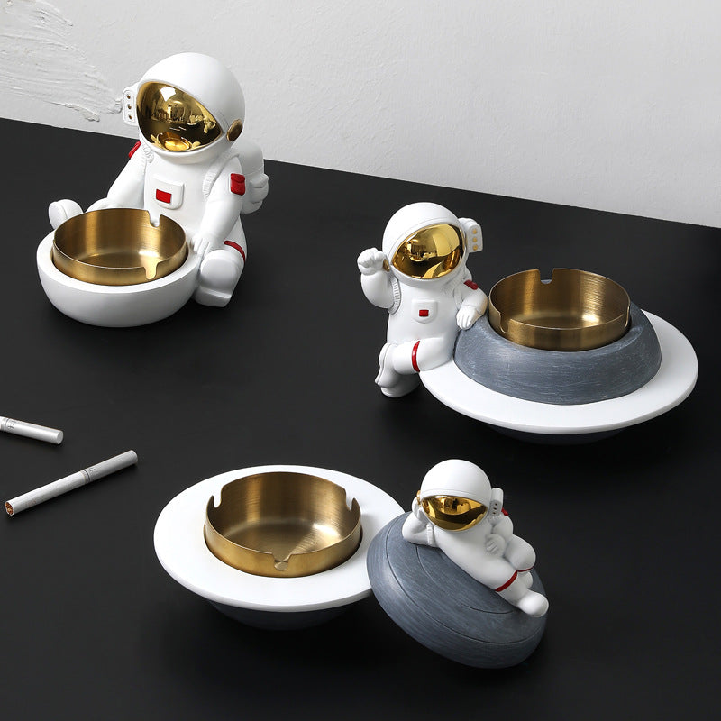 Cosmova – Astronauten-Aschenbecher aus Kunstharz